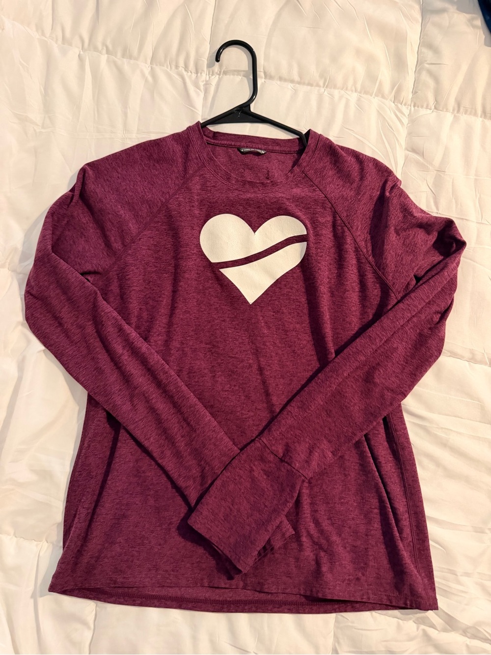 Oiselle and Heartbreak Hill  Long-Sleeve Heart Graphic Top Brushed fabric warm